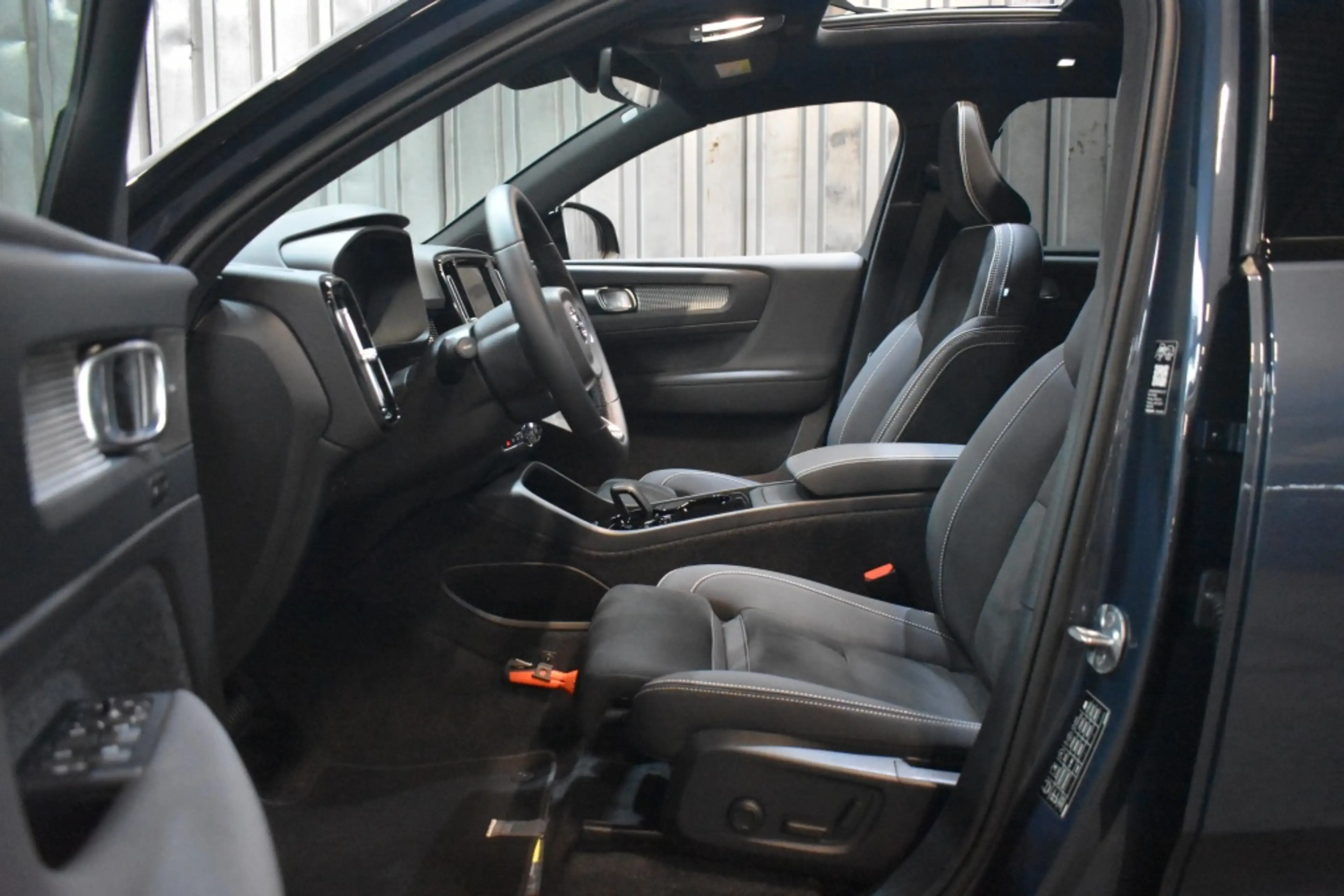 Volvo EX40 Twin 408pk/82kWh Black Edition Ultra Europa | Geti — photo 9