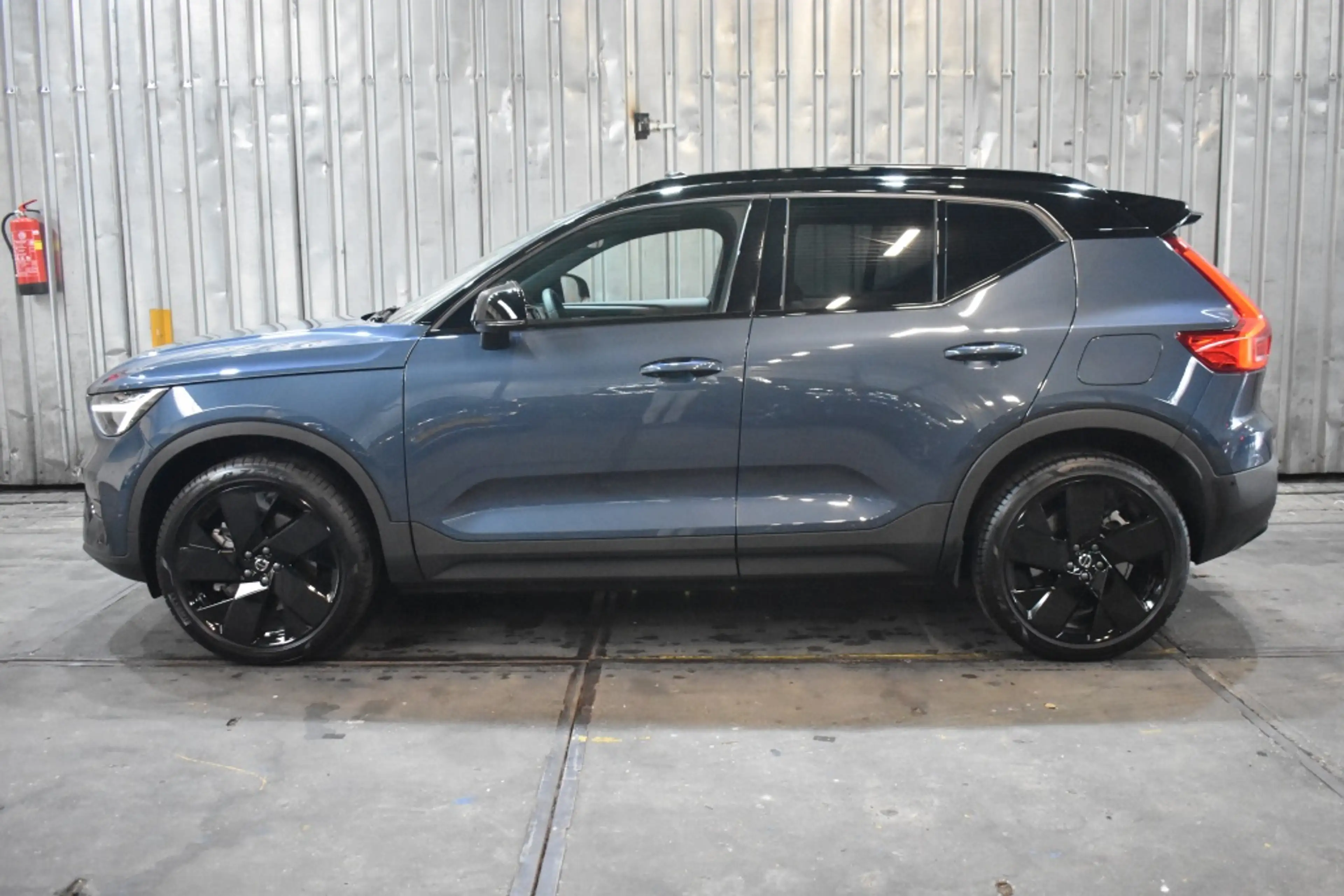 Volvo EX40 Twin 408pk/82kWh Black Edition Ultra Europa | Geti — photo 6