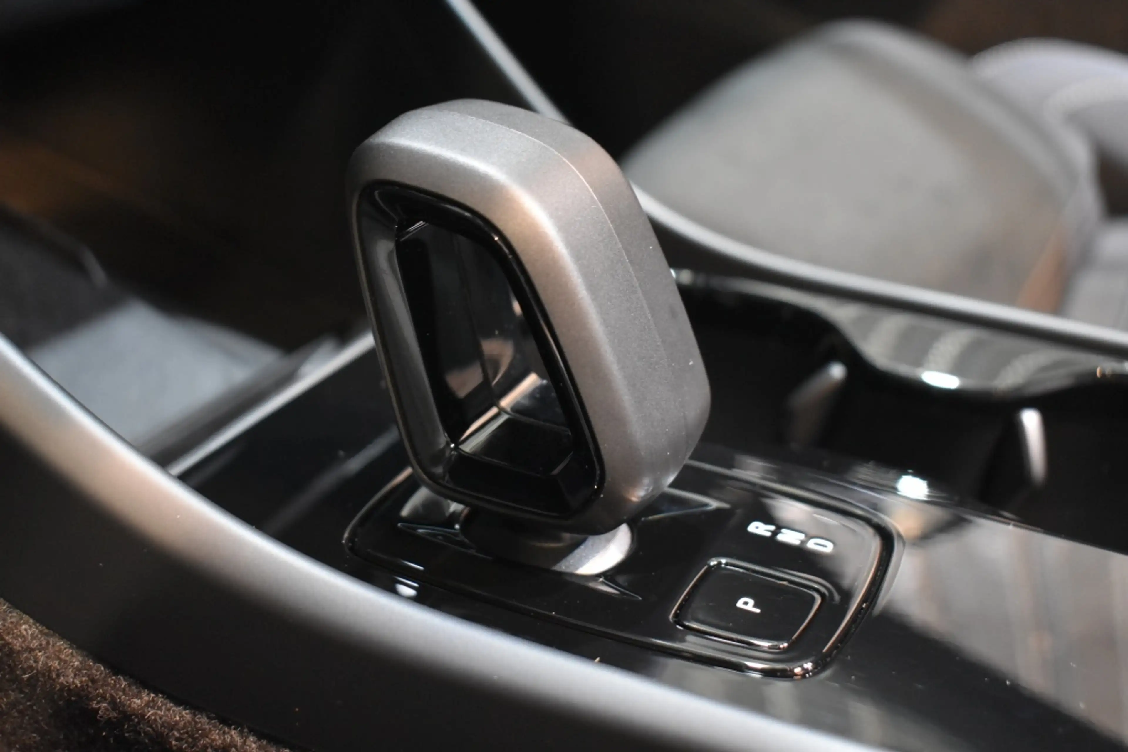 Volvo EX40 Twin 408pk/82kWh Black Edition Ultra Europa | Geti — photo 14