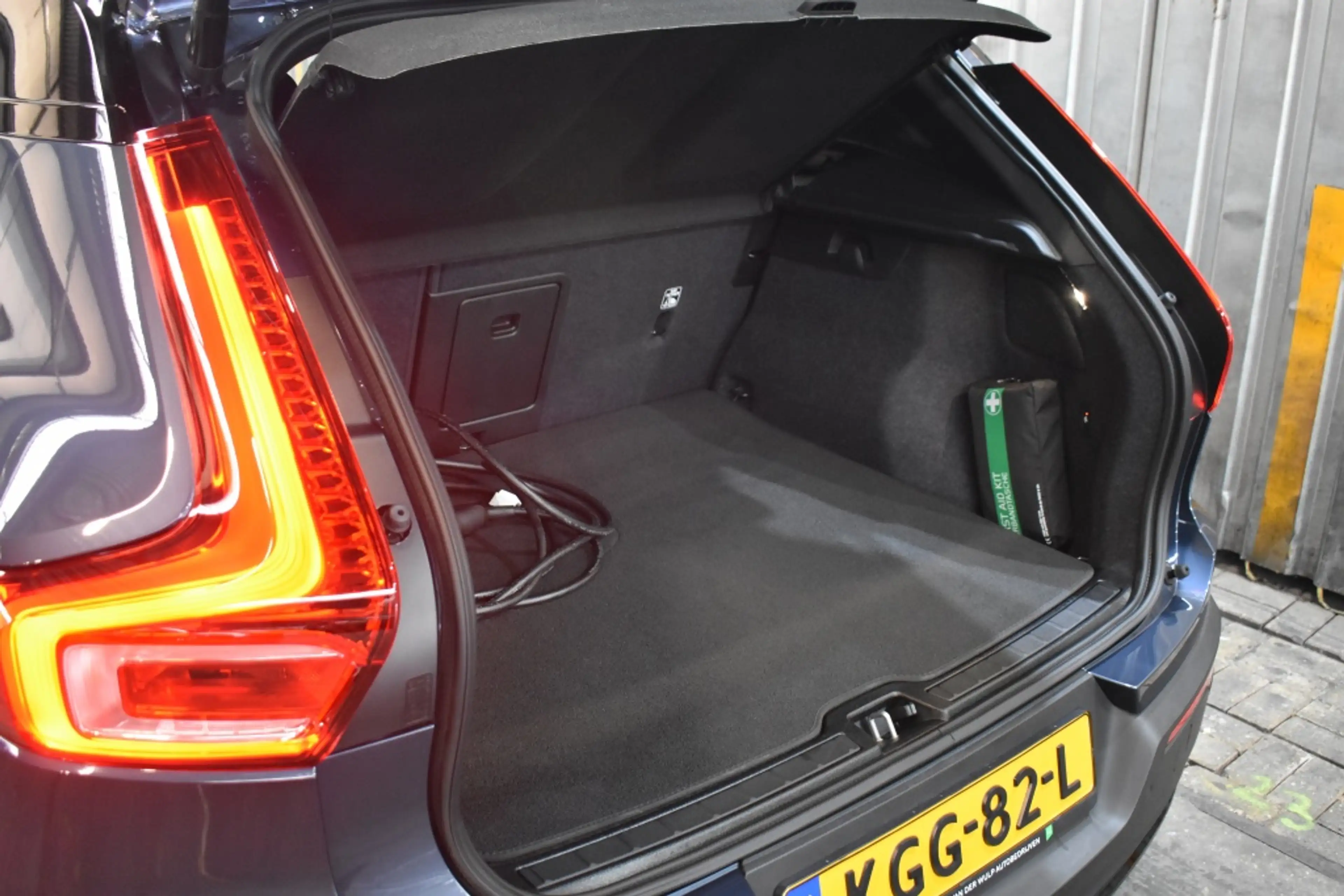 Volvo EX40 Twin 408pk/82kWh Black Edition Ultra Europa | Geti — photo 29