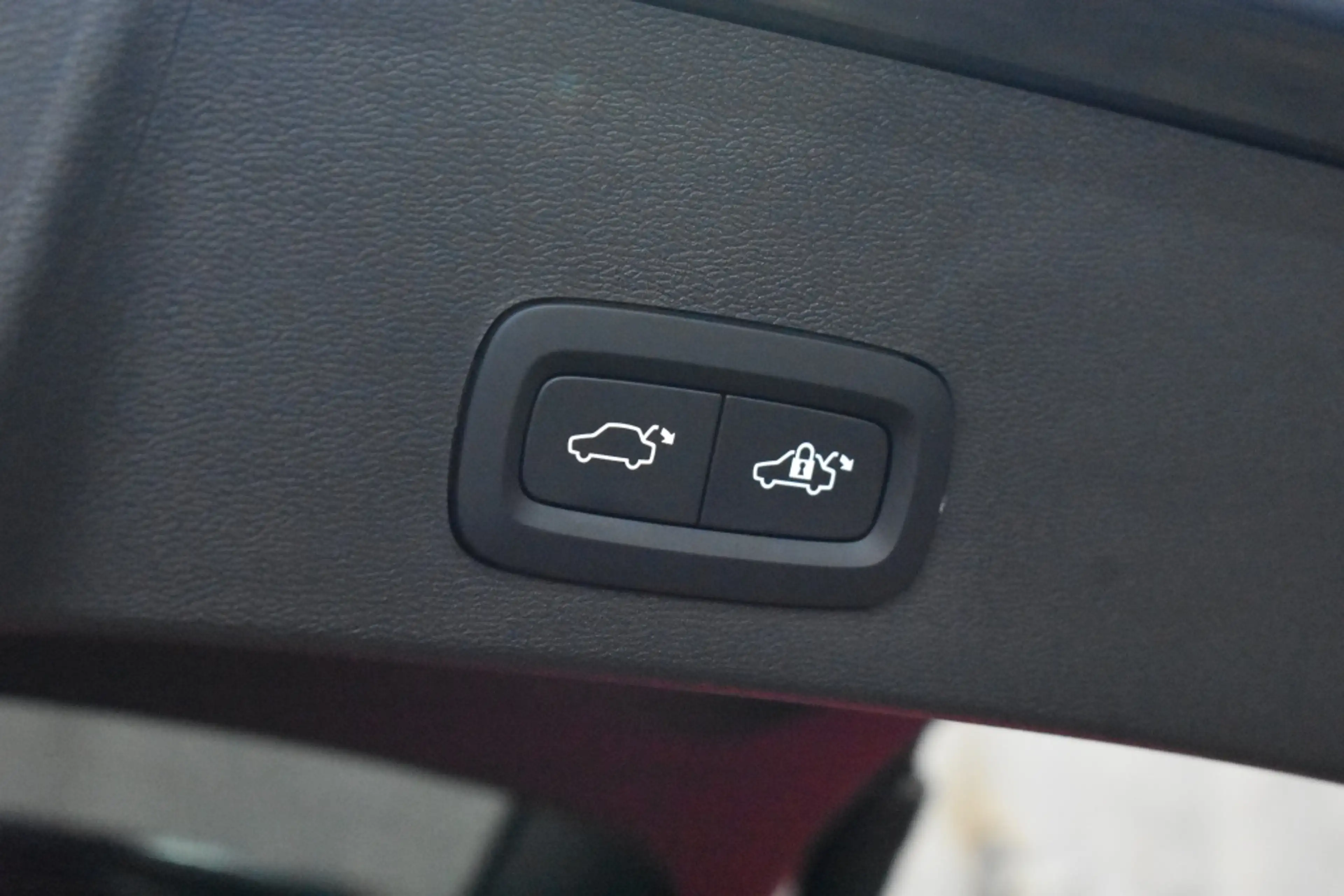 Volvo EX40 Twin 408pk/82kWh Black Edition Ultra Europa | Geti — photo 15