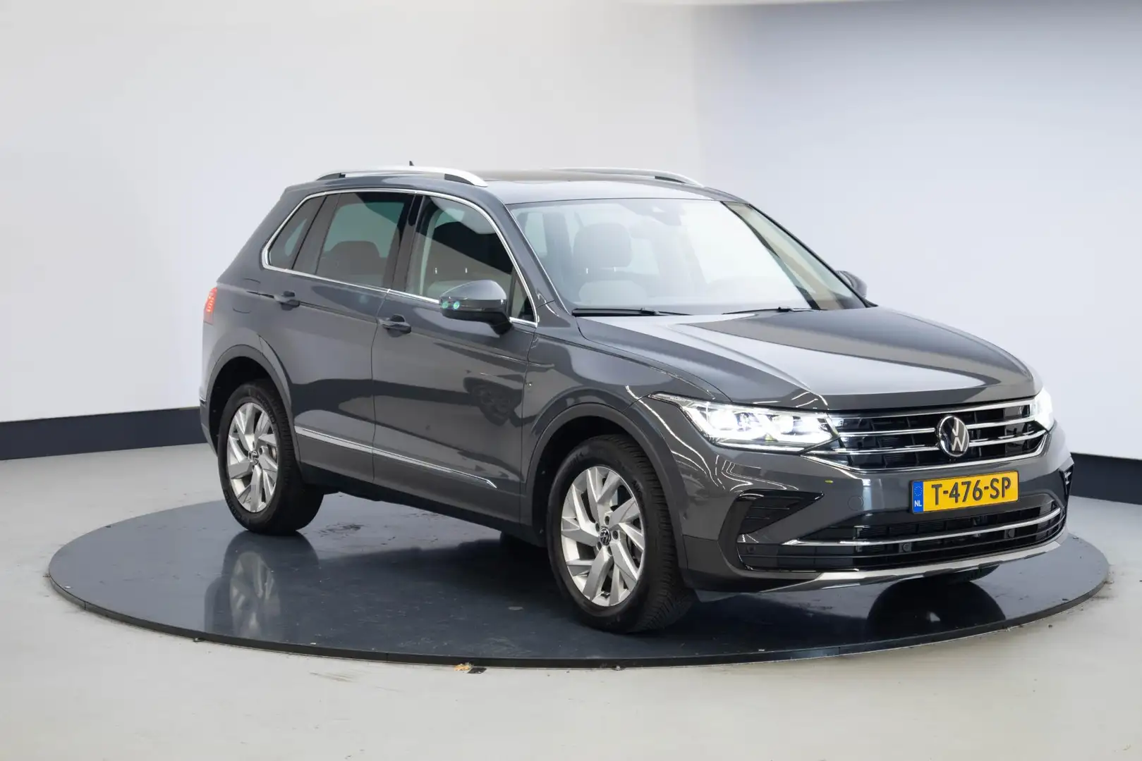 Volkswagen Tiguan 1.4 TSI eHybrid Elegance Exclusive | Panoramadak | Grijs - 1