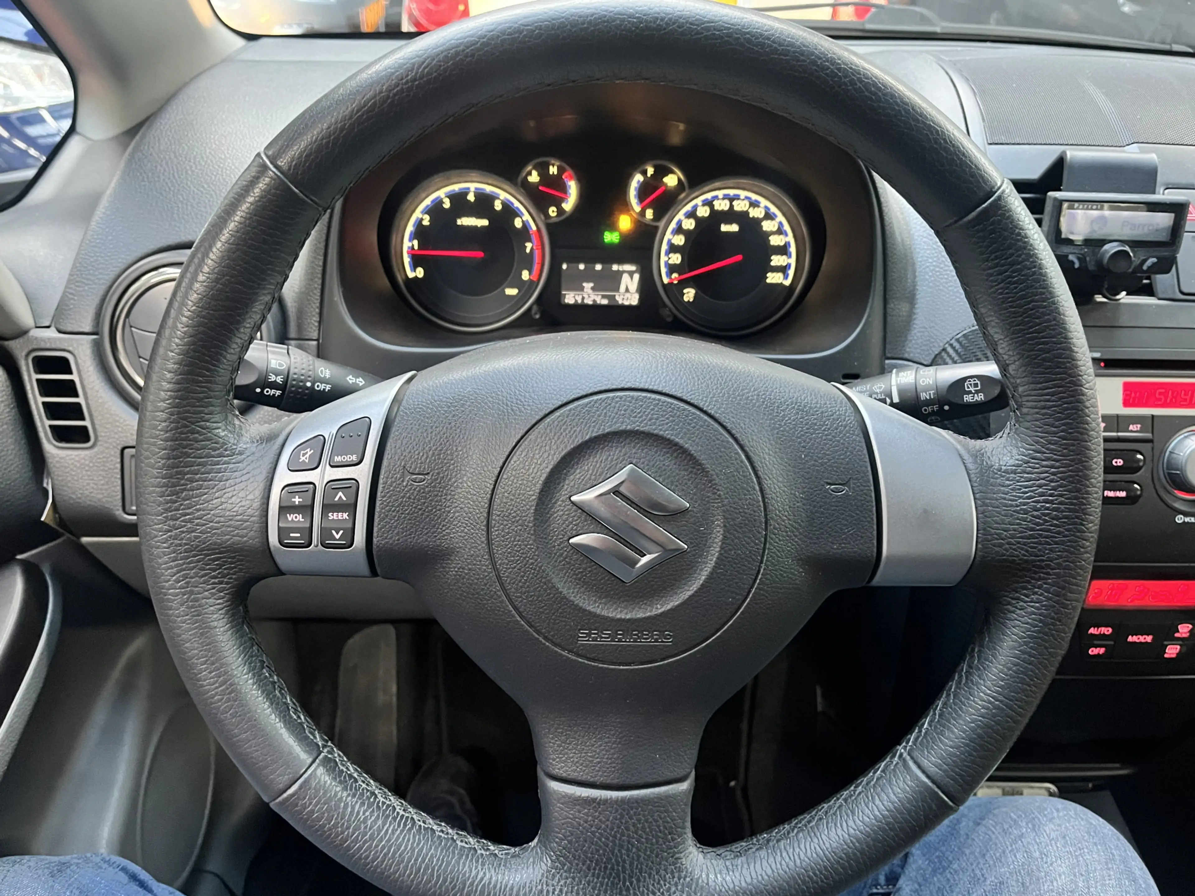Suzuki SX4 1.6 Exclusive — photo 13