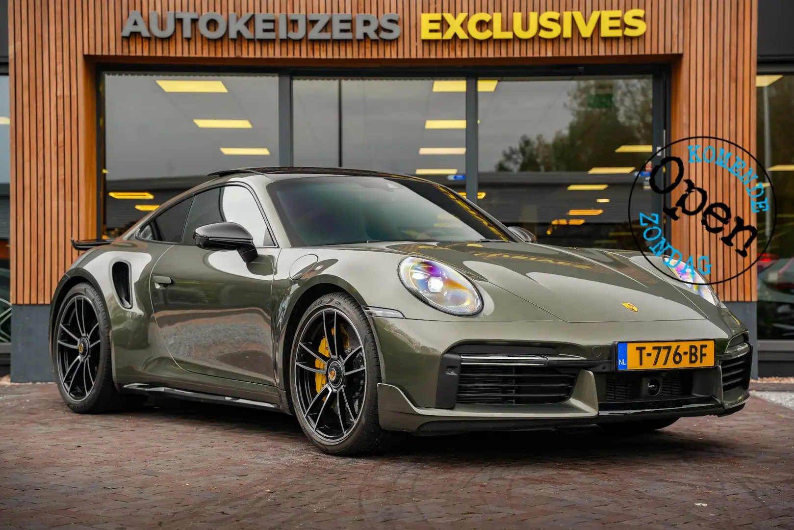 Porsche 992 3.8 Turbo S Aerokit Keramisch Schuifdak Burmester Groen - 1