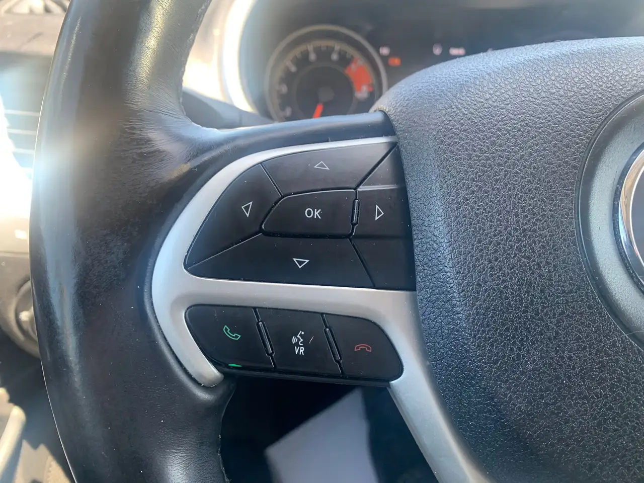Jeep Cherokee снимка Jeep Cherokee