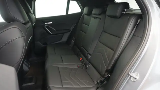 BMW iX2 xDrive30 66,5kWh Ansicht 7