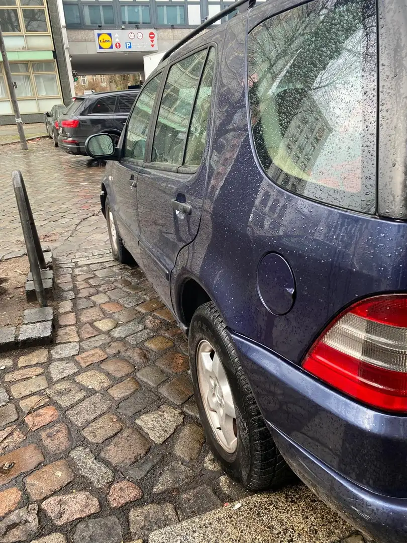 Mercedes-Benz ML 320 ML 320 Blau - 1