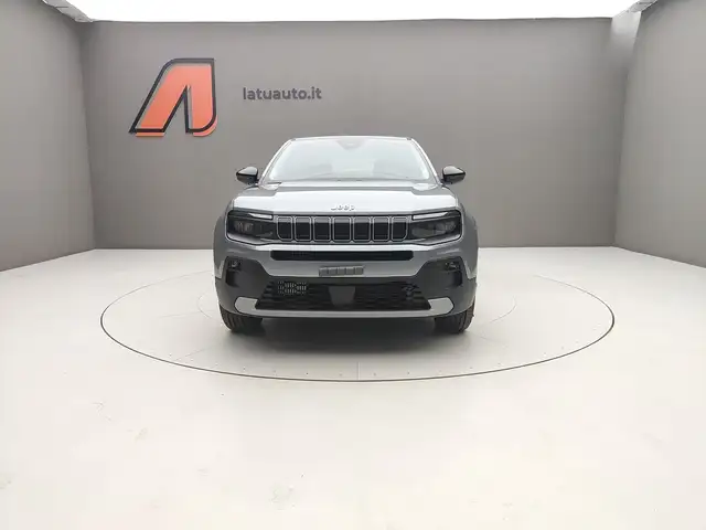 Jeep Avenger view 2