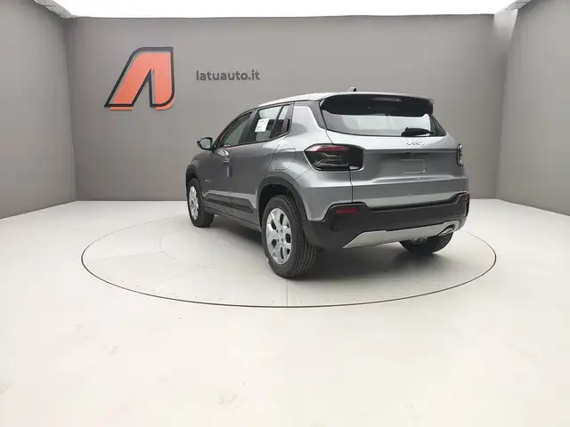 Jeep Avenger view 5