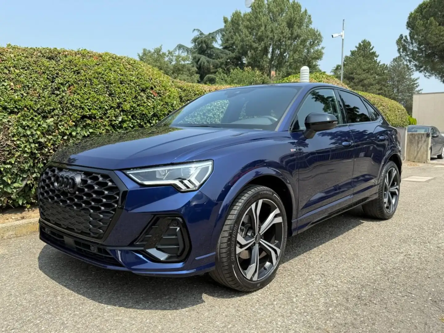 Audi Q3 SPB 35 TDI S tronic S line Black Line NAVI - PELLE Blu/Azzurro - 2