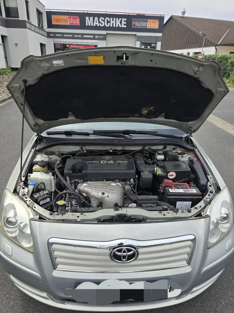 Toyota Avensis 2.0 Combi linea sol - 1