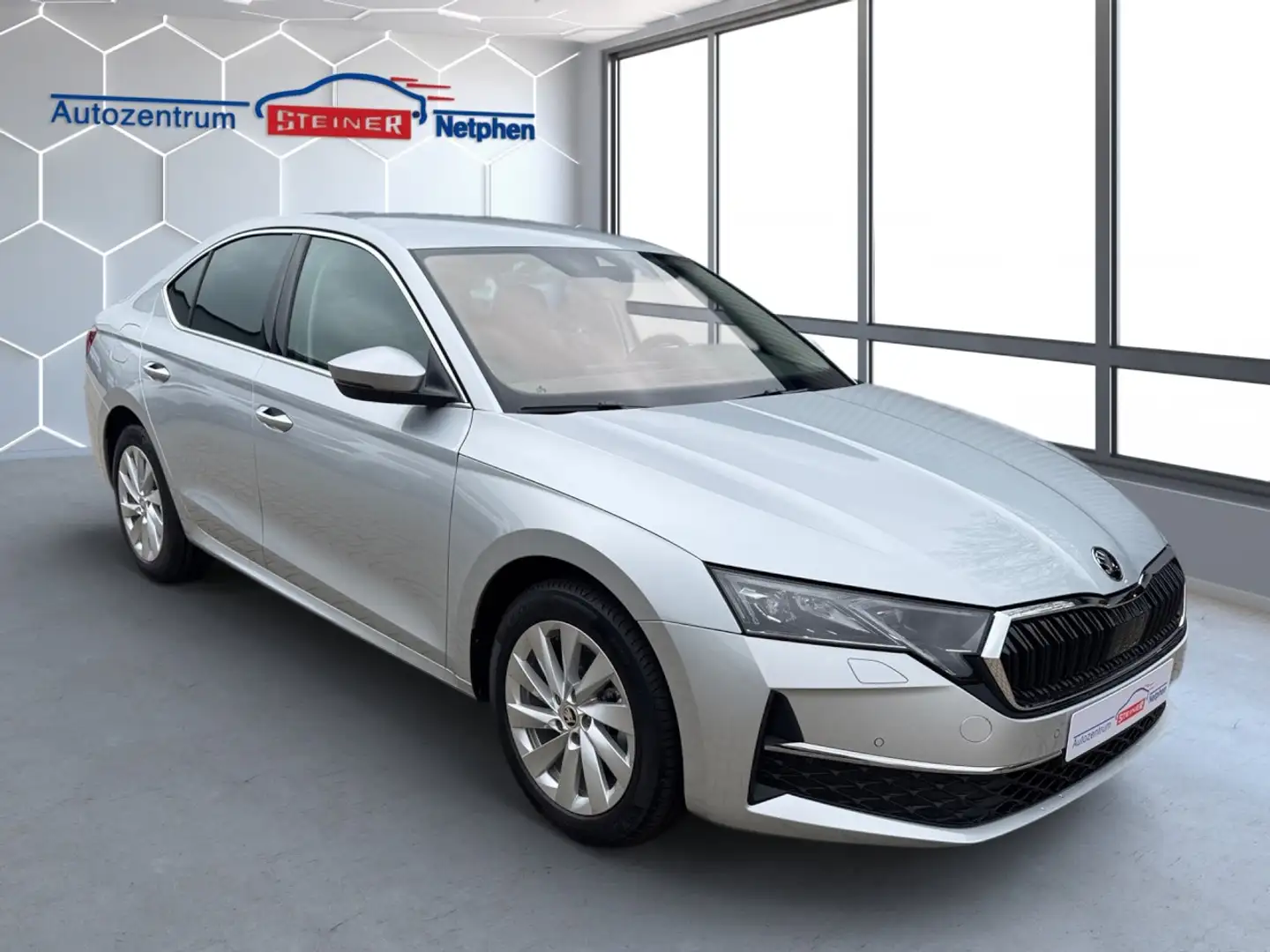 Skoda Octavia Selection Limousine 1.5 eTSI 150PS DSG7 Matrix Nav Silber - 2