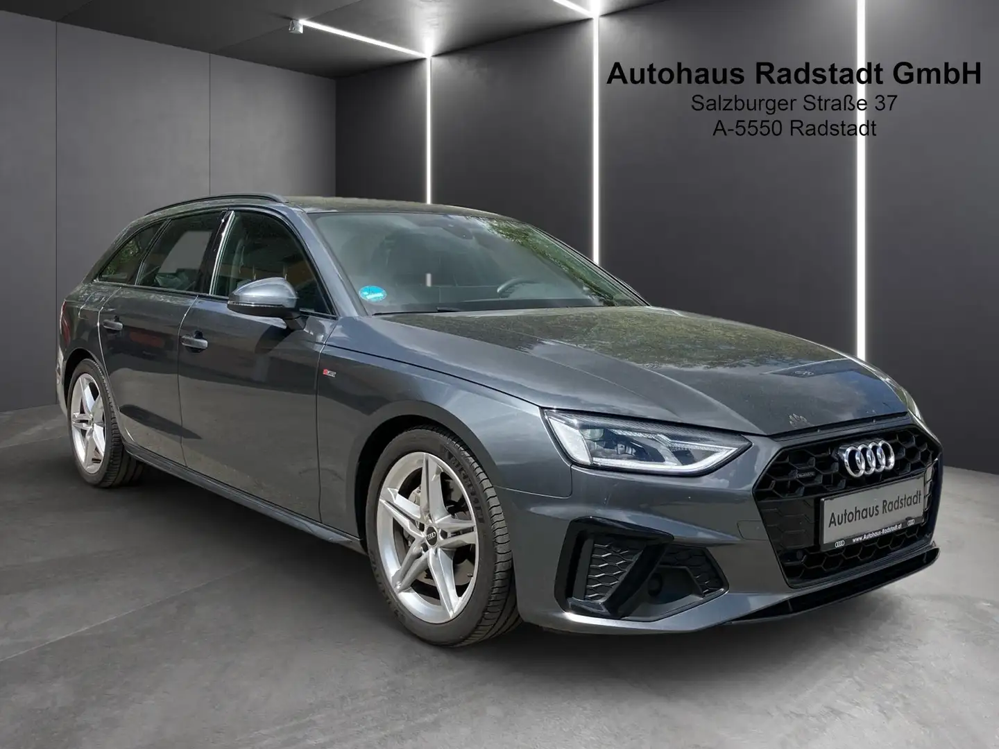 Audi A4 40 TDI quattro S line Grau - 2