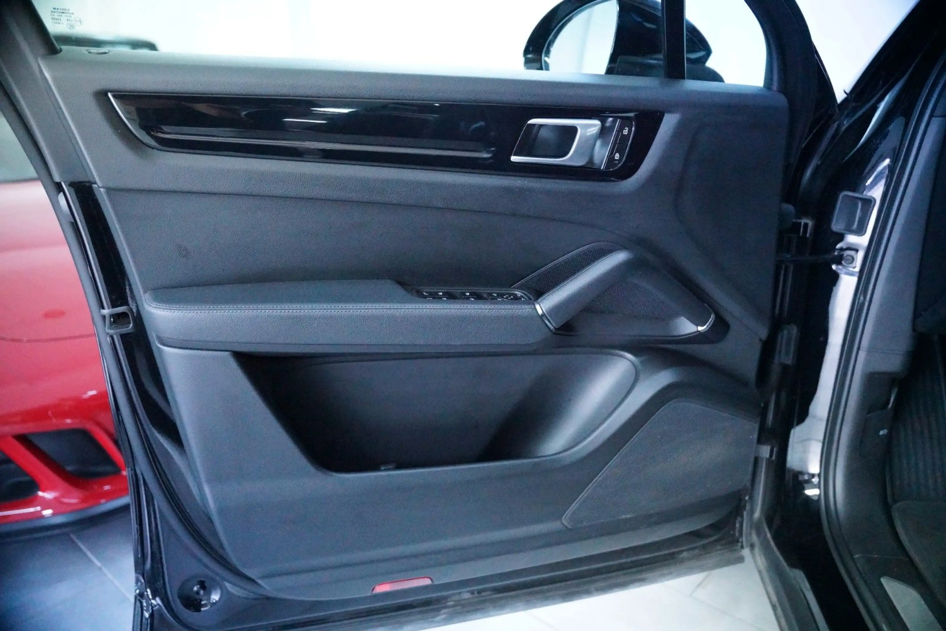 Porsche Cayenne E-Hybrid*Sport-Chrono*Kamera*AHK*4-Wege* — photo 12