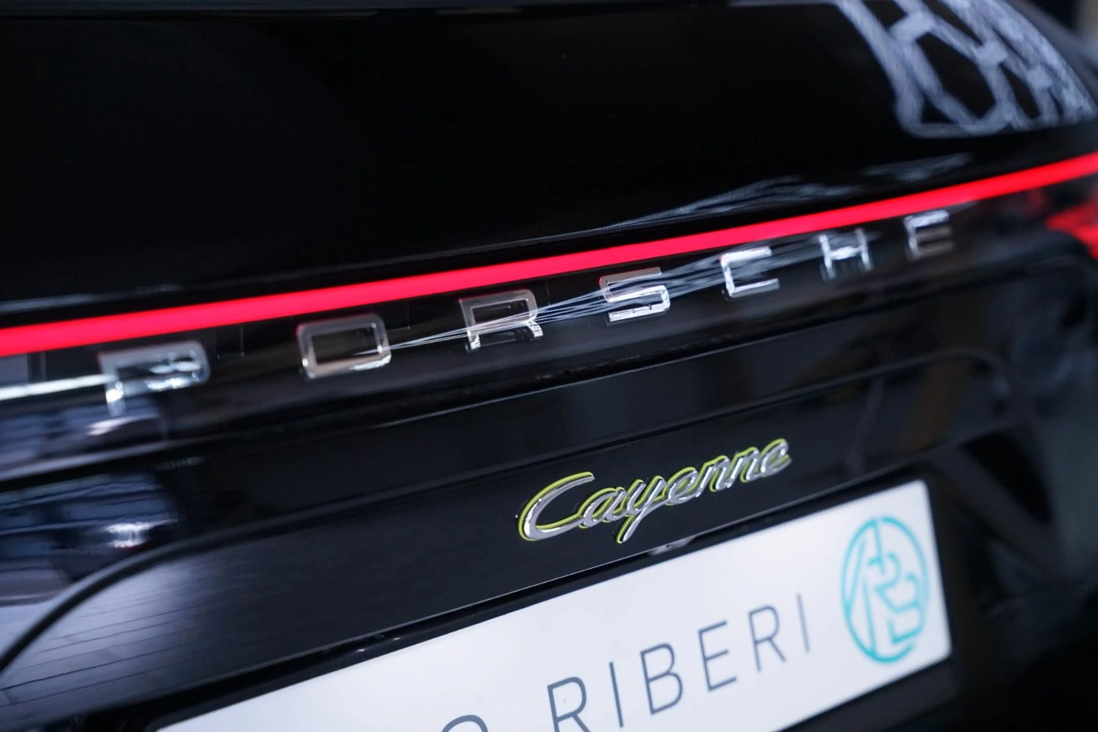Porsche Cayenne E-Hybrid*Sport-Chrono*Kamera*AHK*4-Wege* — photo 10