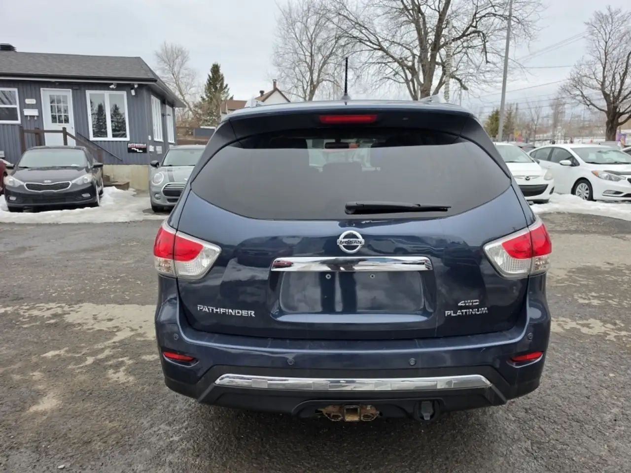 Nissan Pathfinder снимка Nissan Pathfinder