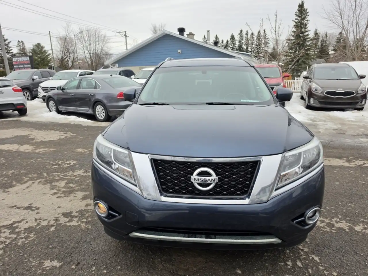 Nissan Pathfinder снимка Nissan Pathfinder