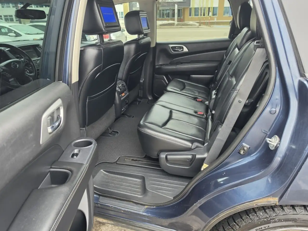 Nissan Pathfinder снимка Nissan Pathfinder