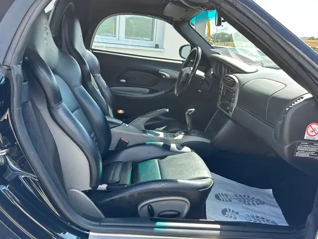 Porsche Boxster view 12