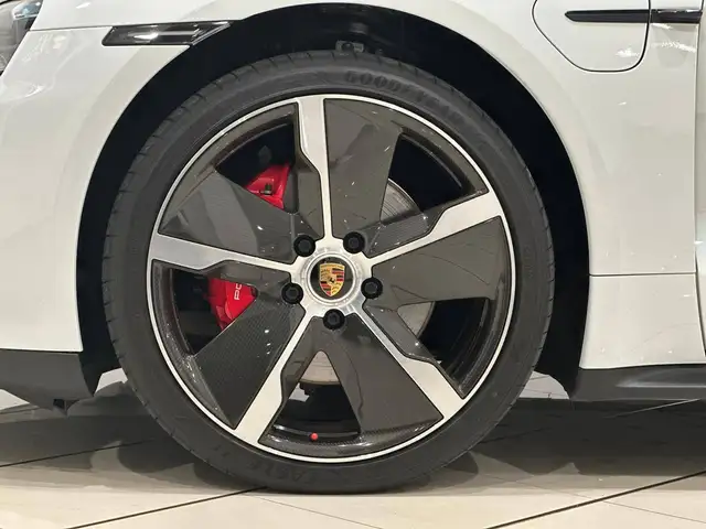Porsche Taycan view 3