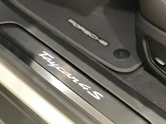 Porsche Taycan view 17