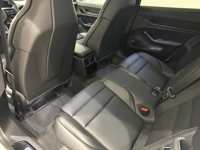 Porsche Taycan view 23