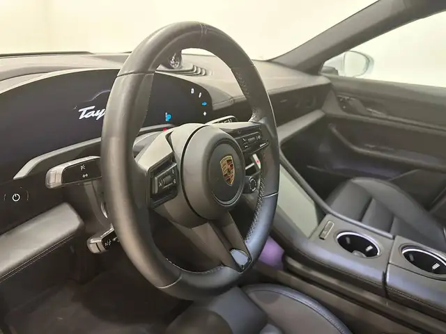 Porsche Taycan view 18