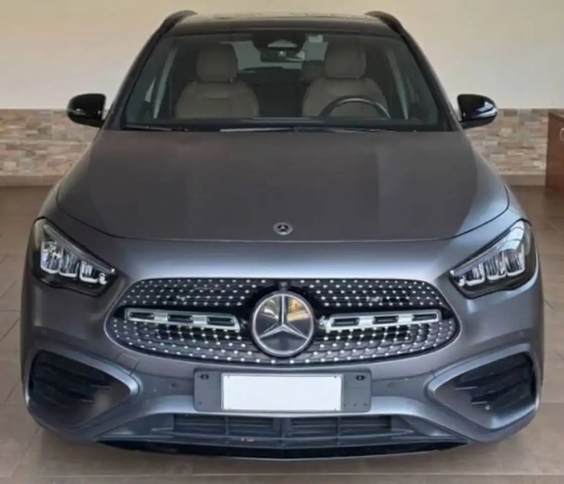 Mercedes-Benz GLA 200