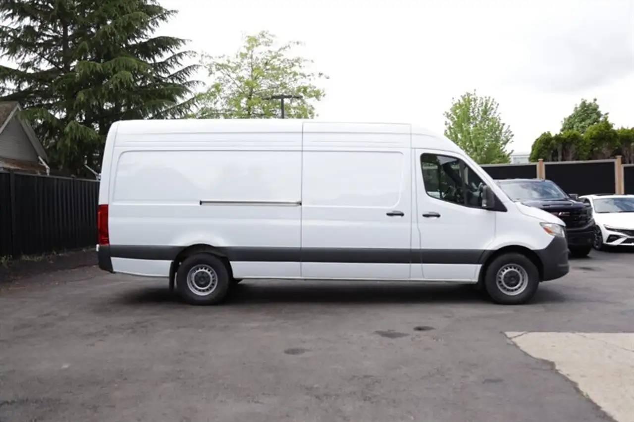 Mercedes-Benz Sprinter снимка Mercedes-Benz Sprinter