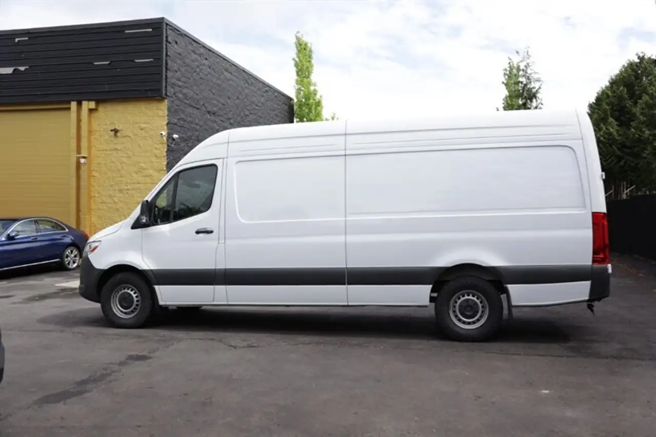 Mercedes-Benz Sprinter снимка Mercedes-Benz Sprinter