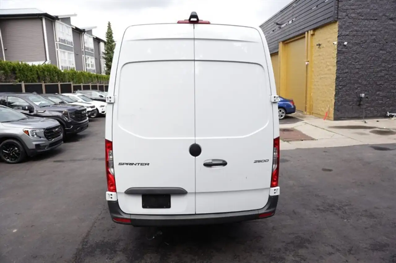 Mercedes-Benz Sprinter снимка Mercedes-Benz Sprinter