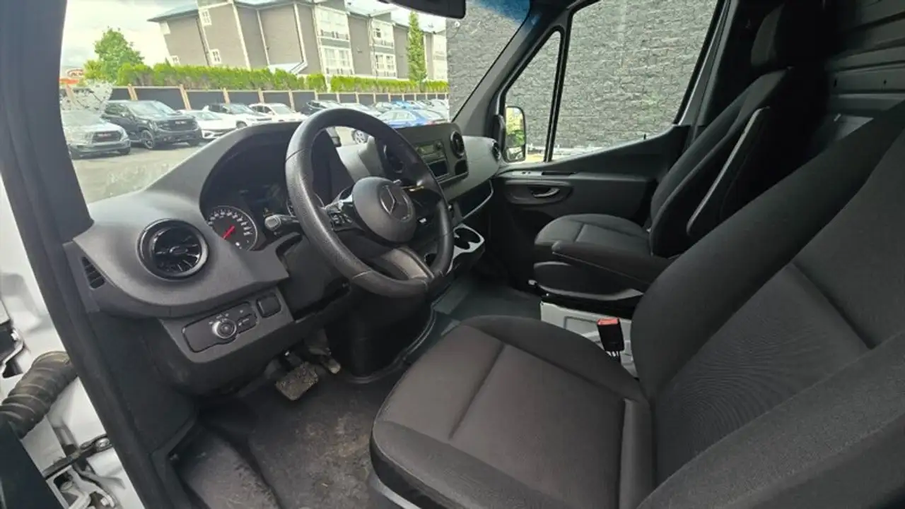 Mercedes-Benz Sprinter снимка Mercedes-Benz Sprinter