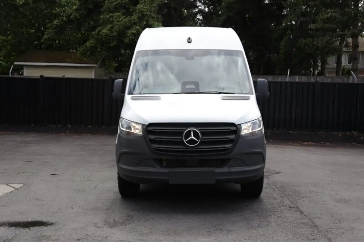 Mercedes-Benz Sprinter снимка Mercedes-Benz Sprinter