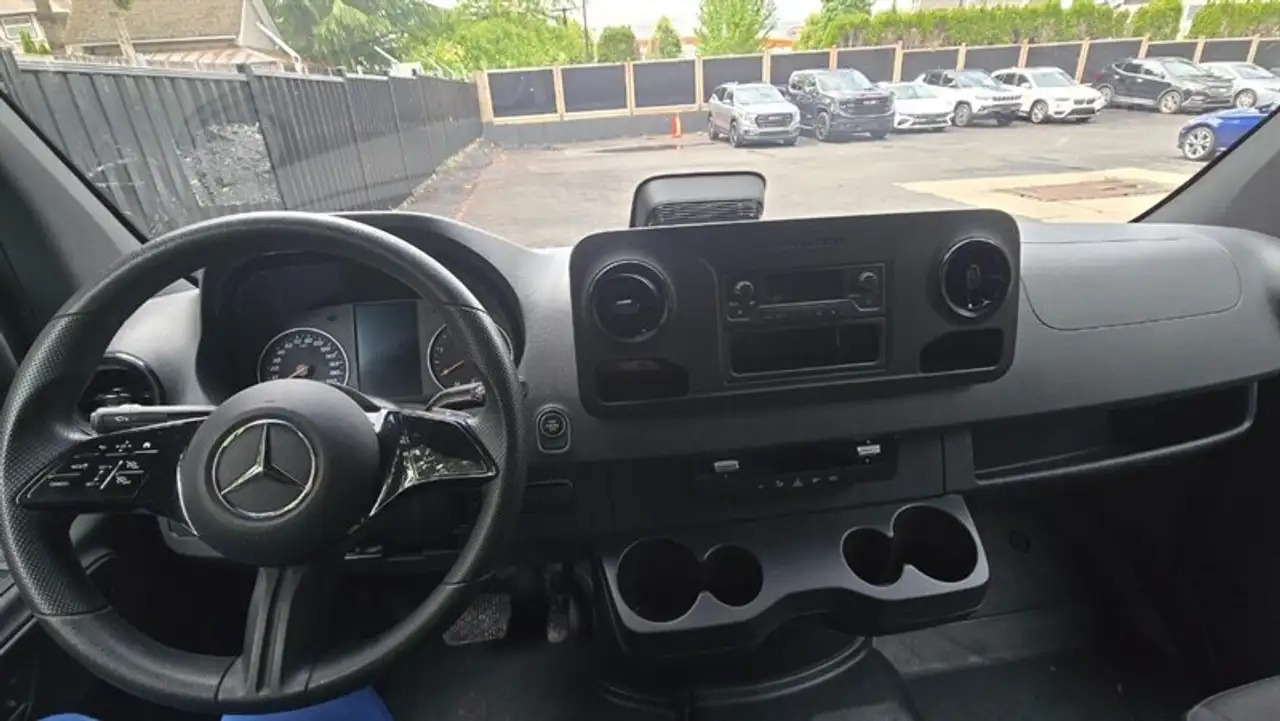 Mercedes-Benz Sprinter снимка Mercedes-Benz Sprinter
