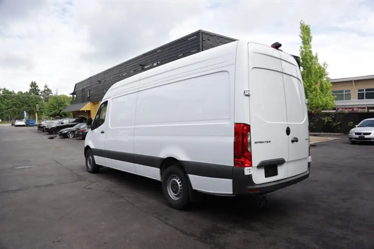 Mercedes-Benz Sprinter снимка Mercedes-Benz Sprinter