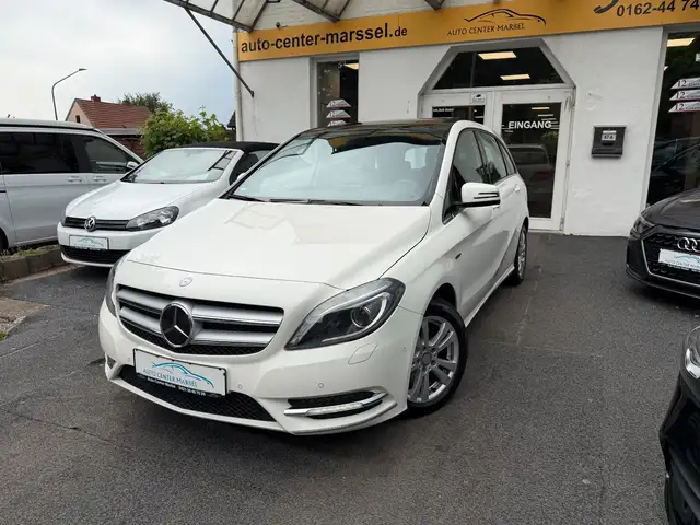 Mercedes-Benz B 200 NAVI/LEDER/BIXENON/SCHIEBEDACH/SHZ