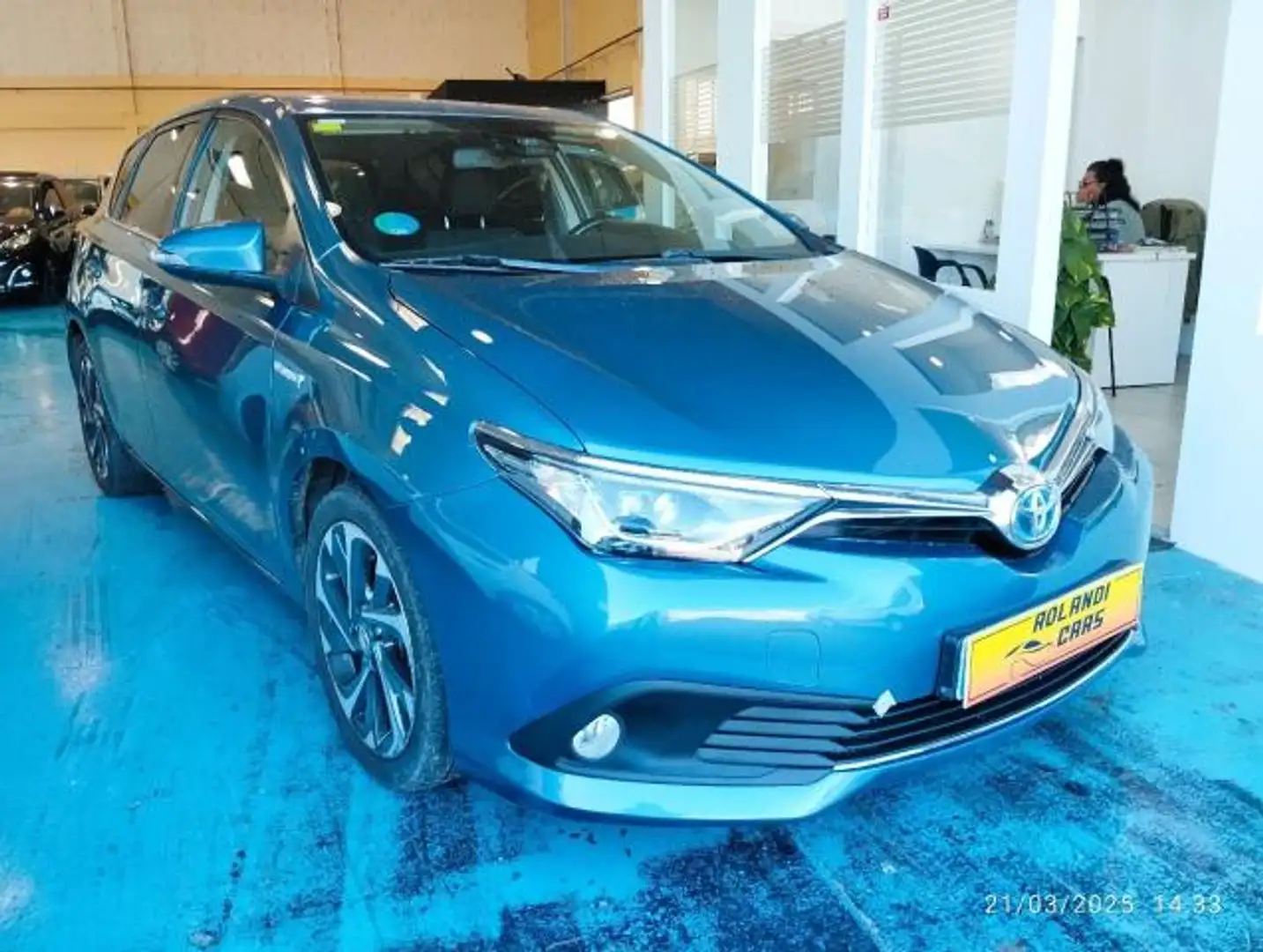 Toyota Auris hybrid 140H Active Verde - 2