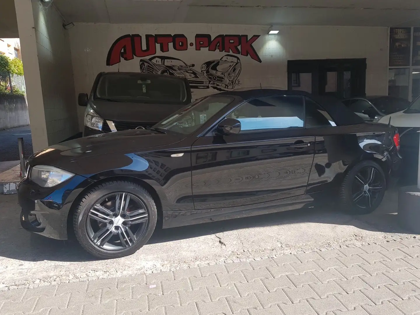 BMW 118 1 Cabrio 118d/Automatik/Navi/A.H.Kupp/SHZ Noir - 1