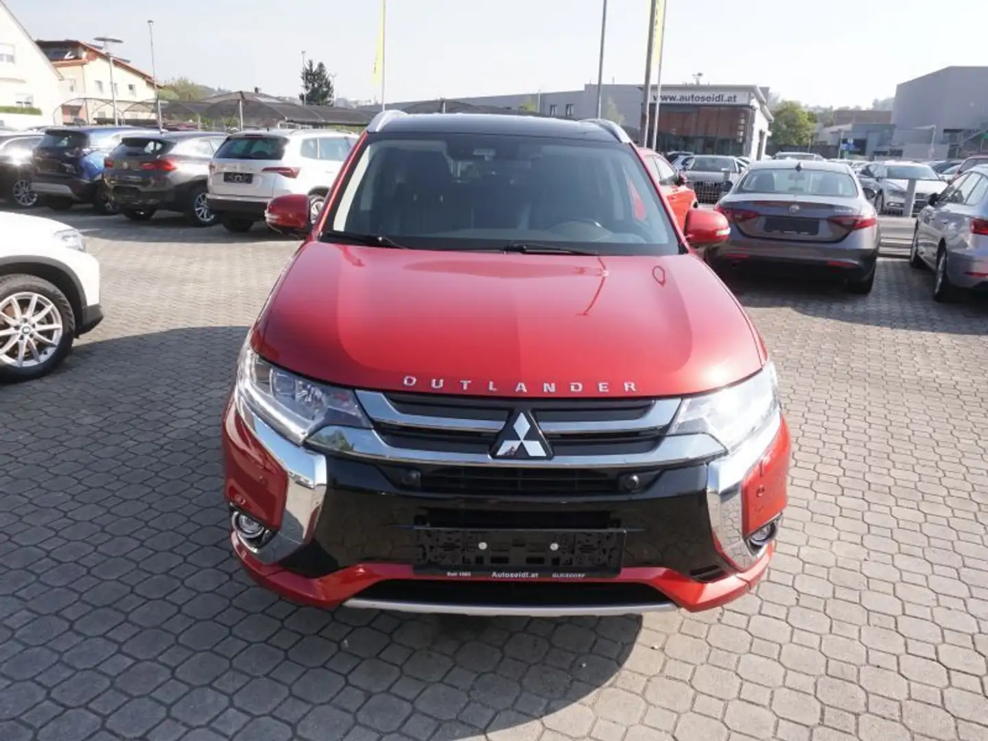 Mitsubishi Outlander 2,0 PHEV Instyle Connect *TOPAUSSTATTUNG* Roşu - 2