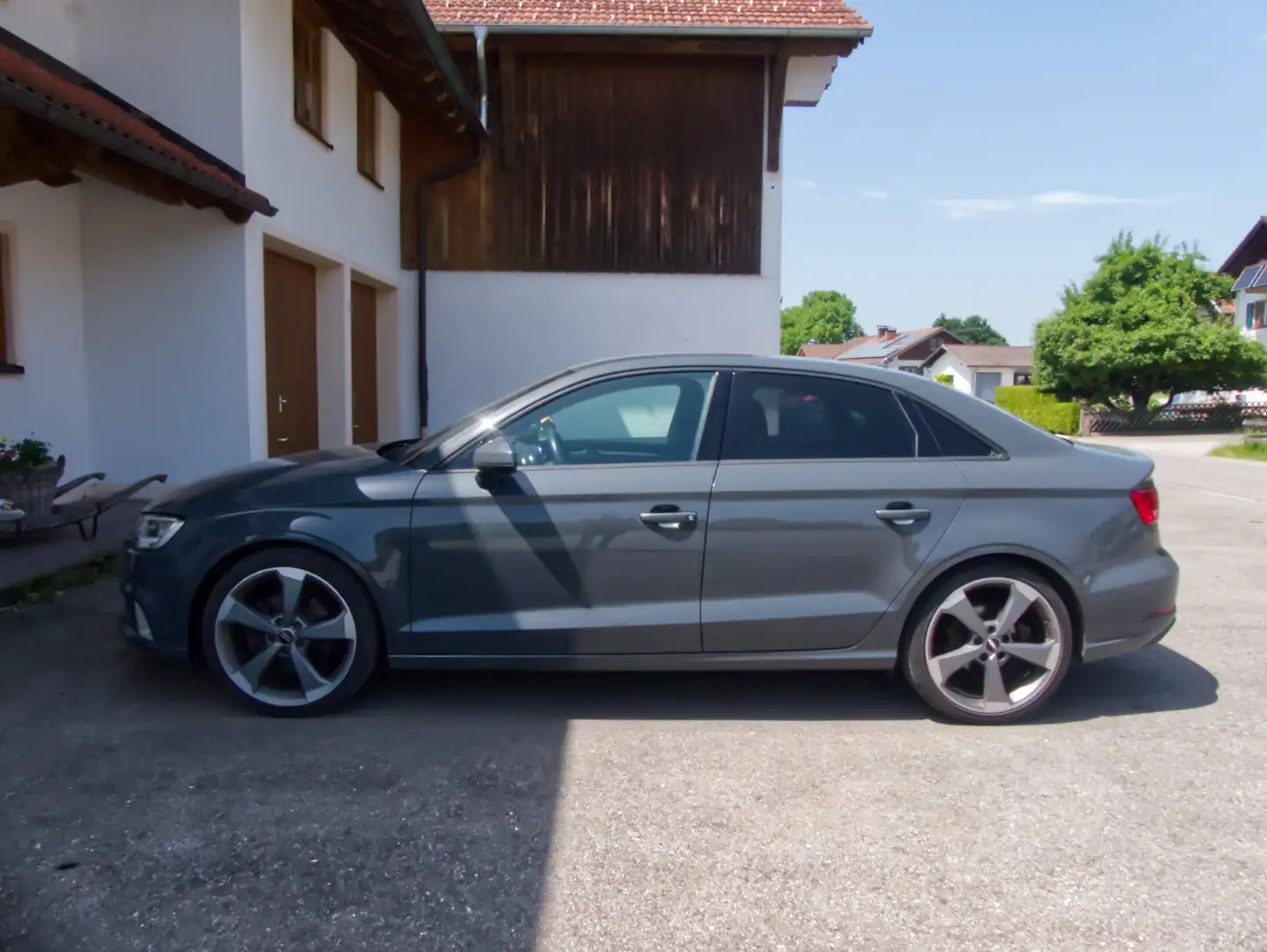 Audi A3 A3 2.0 TDI Limousine quattro S tronic sport Grau - 1