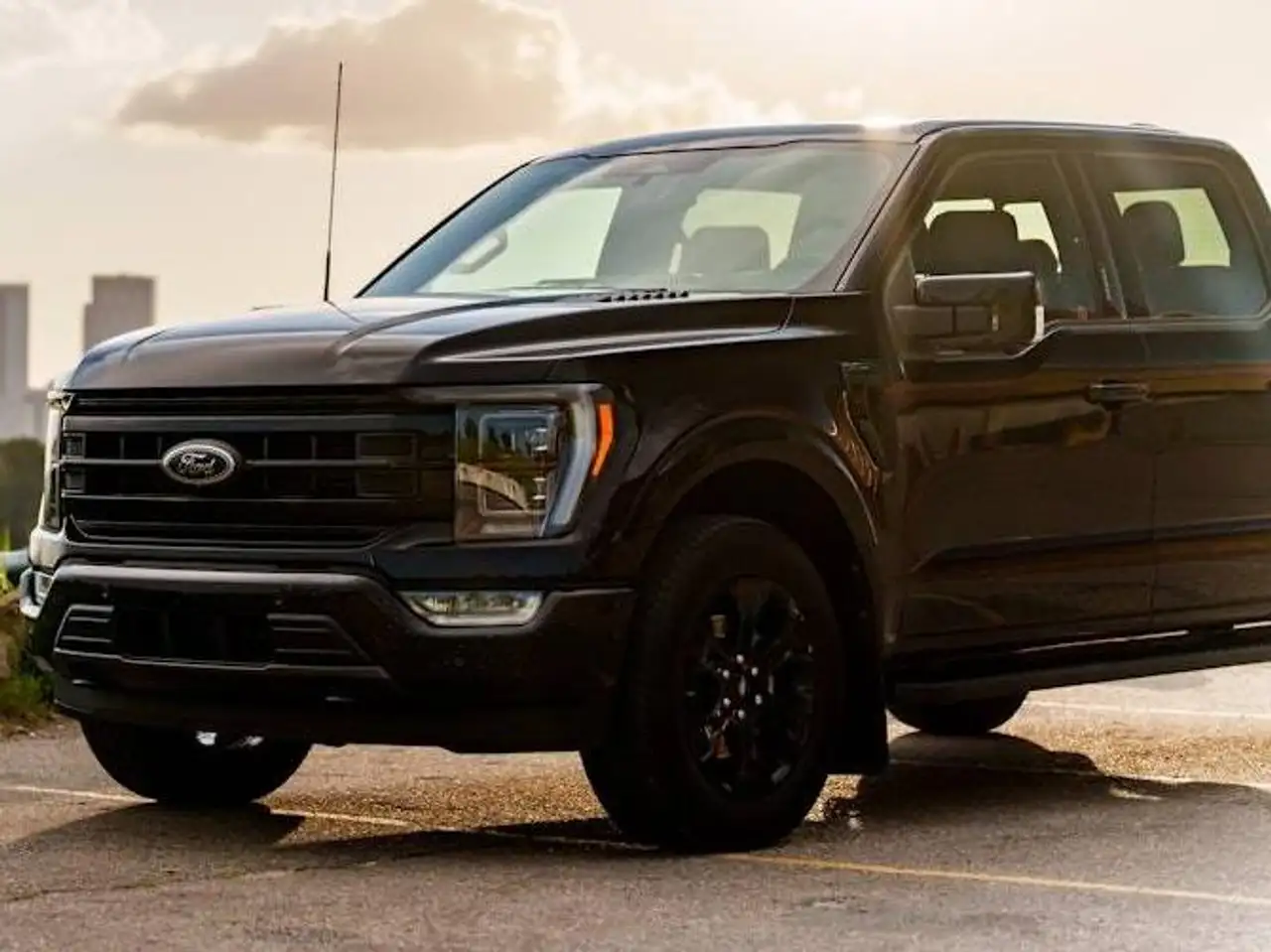 2022 Ford F 150 Lariat — photo 1