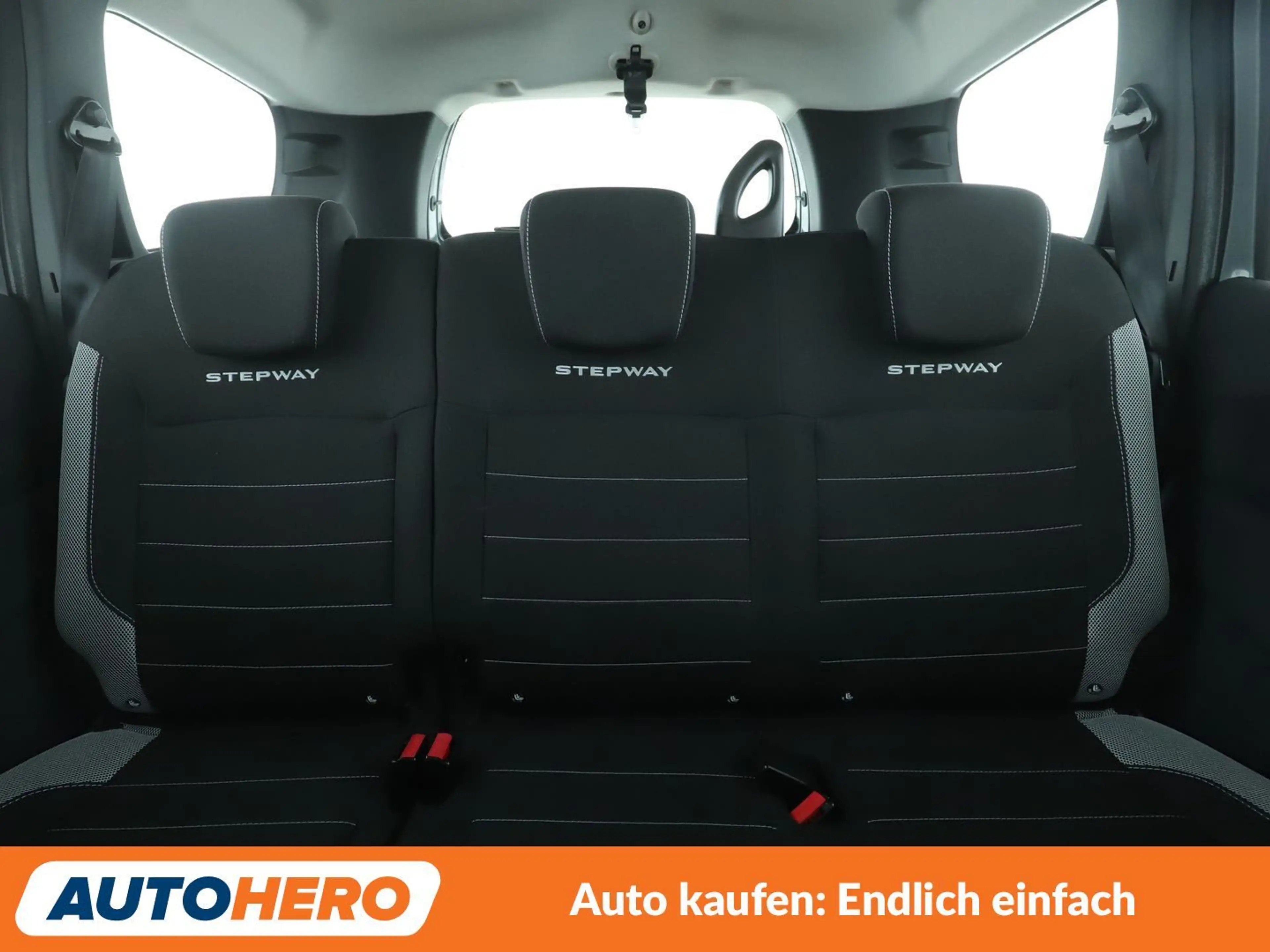Dacia Lodgy 1.2 TCe Stepway *NAVI*PDC*SHZ*TEMPO* — photo 15