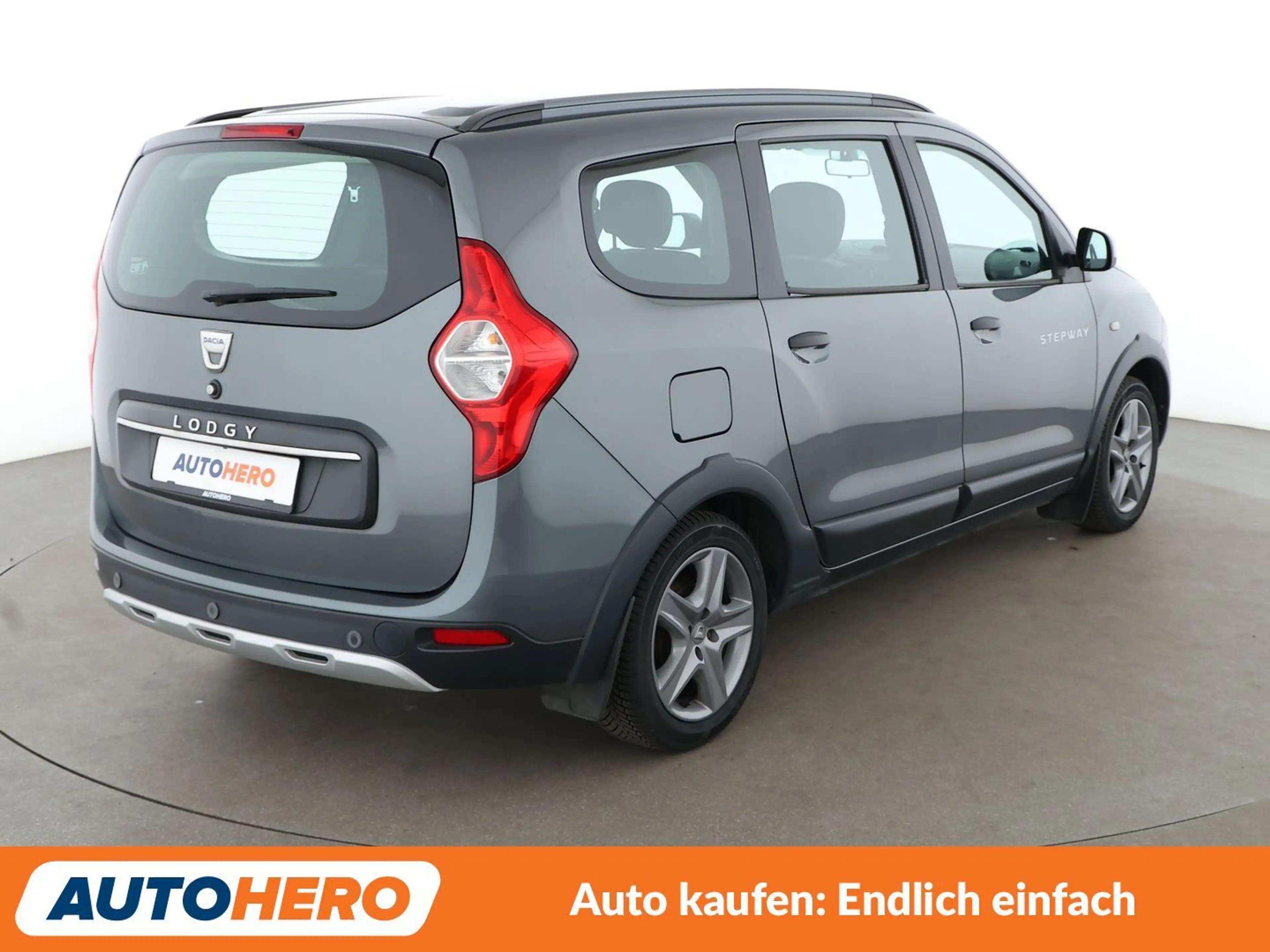 Dacia Lodgy 1.2 TCe Stepway *NAVI*PDC*SHZ*TEMPO* — photo 6