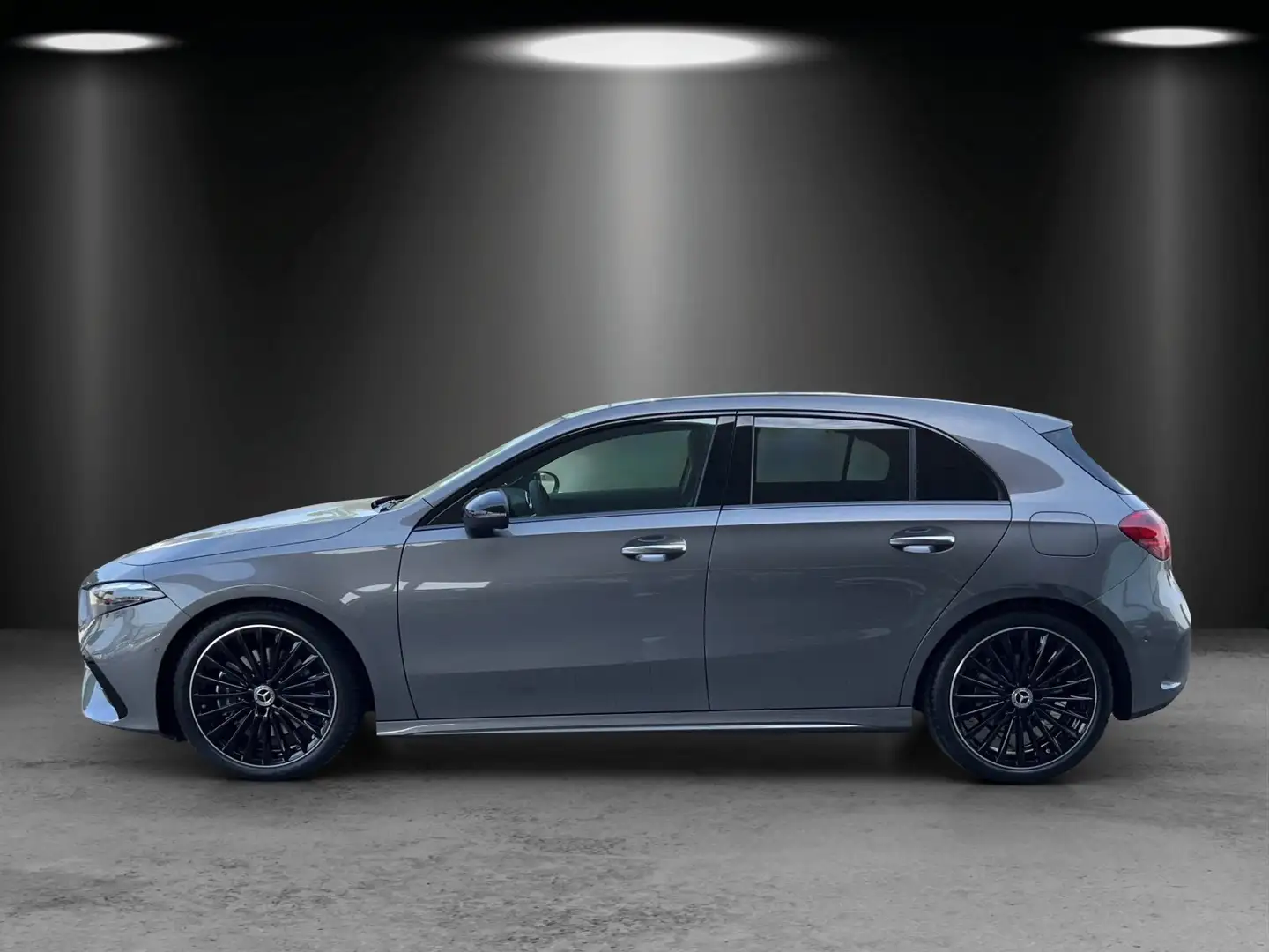 Mercedes-Benz A 220 d AMG KeyGO PANO Burme LED Night TOTWINKEL Szürke - 2