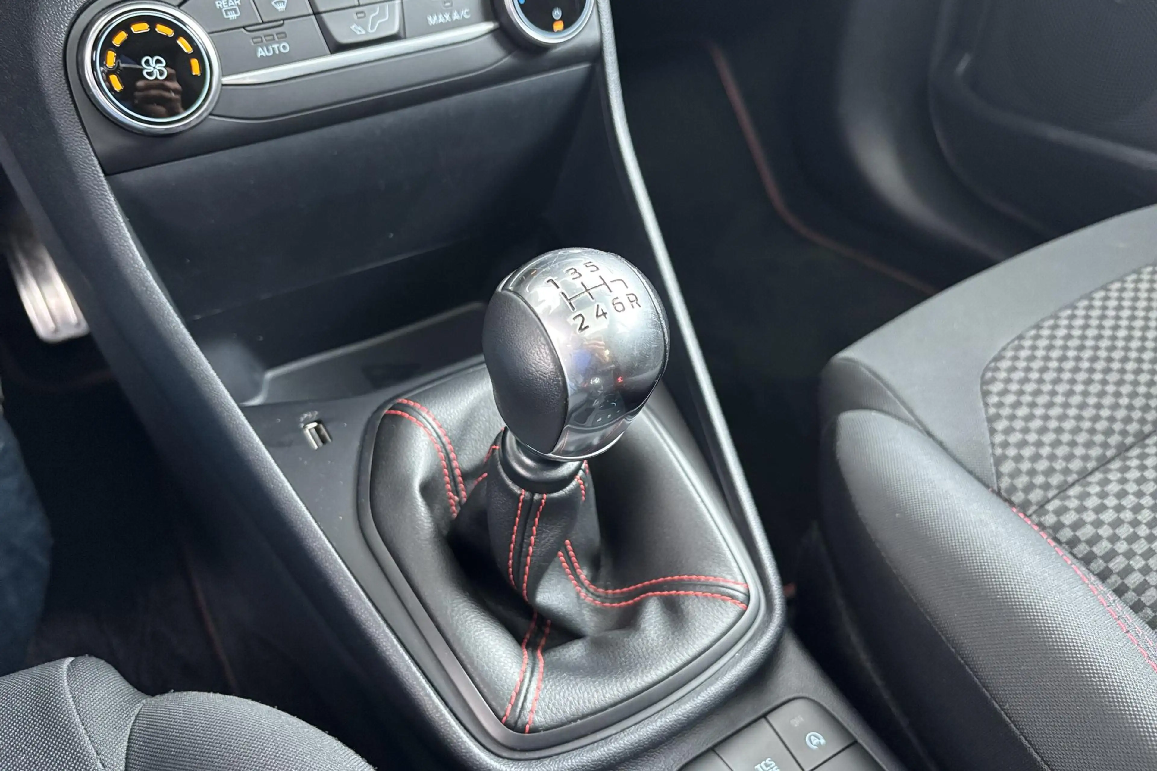 Ford Fiesta 1.0 EcoBoost ST-Line Compact, sportief en verrasse — photo 18