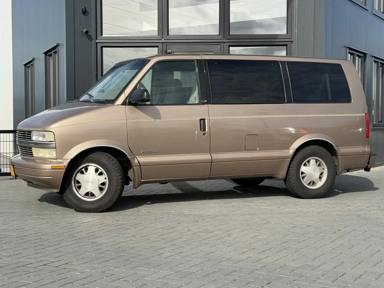 Chevrolet Astro