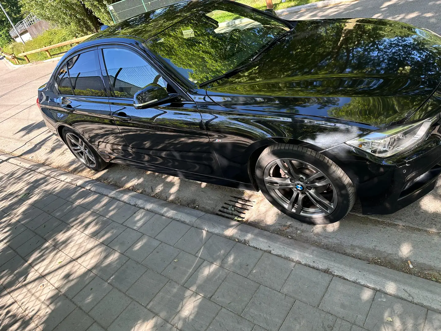 BMW 318 318d Aut. Sport Line Zwart - 2