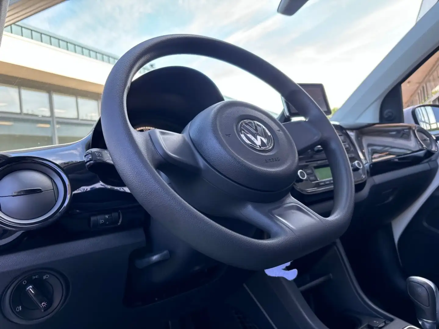 Volkswagen up! 1.0 MOVE UP! AUTOMAAT AIRCO PANORAMADAK. Wit - 2
