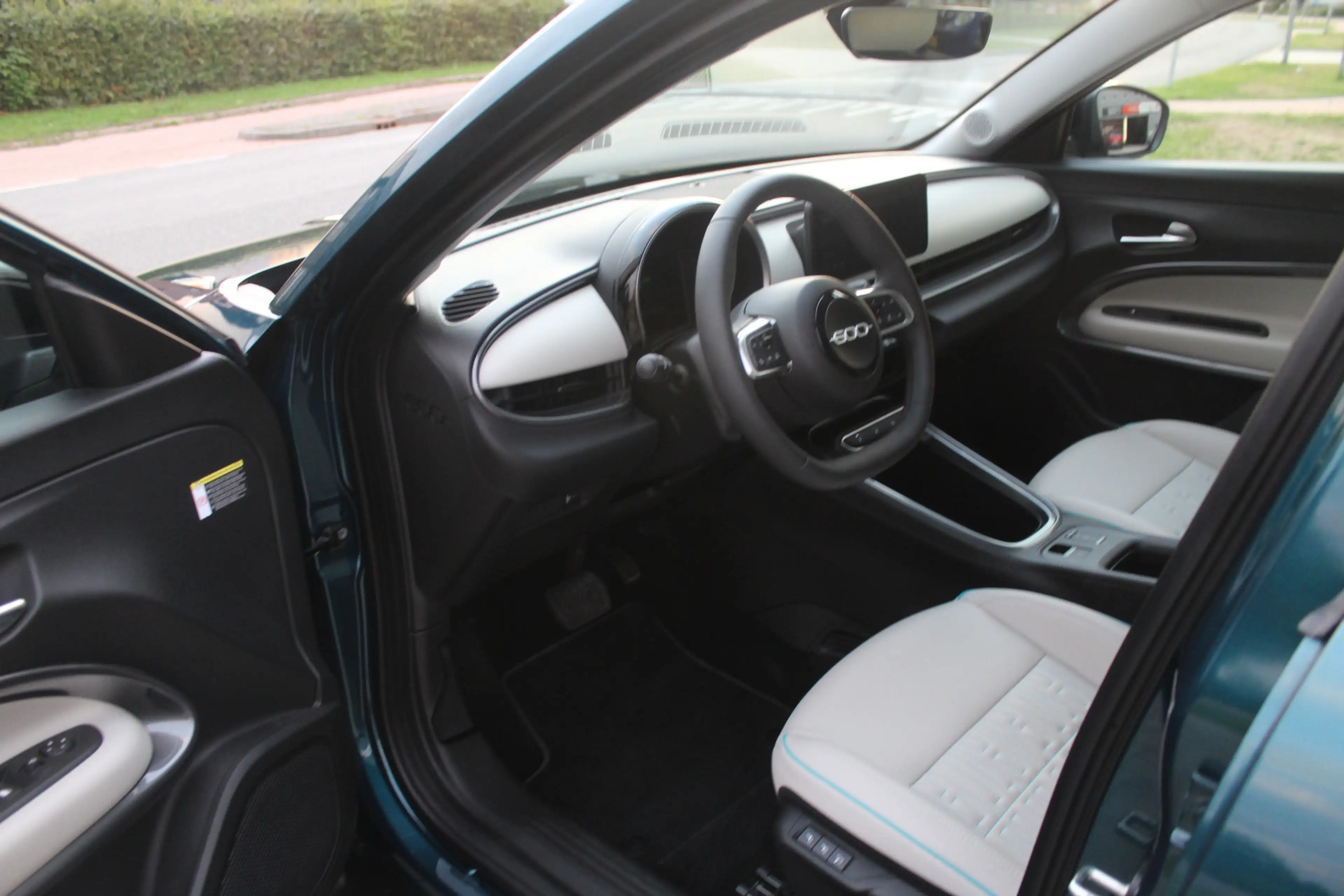 Fiat 600e La Prima 54 kWh Leder-Clima-Cruise-Navi-Camera. — photo 14