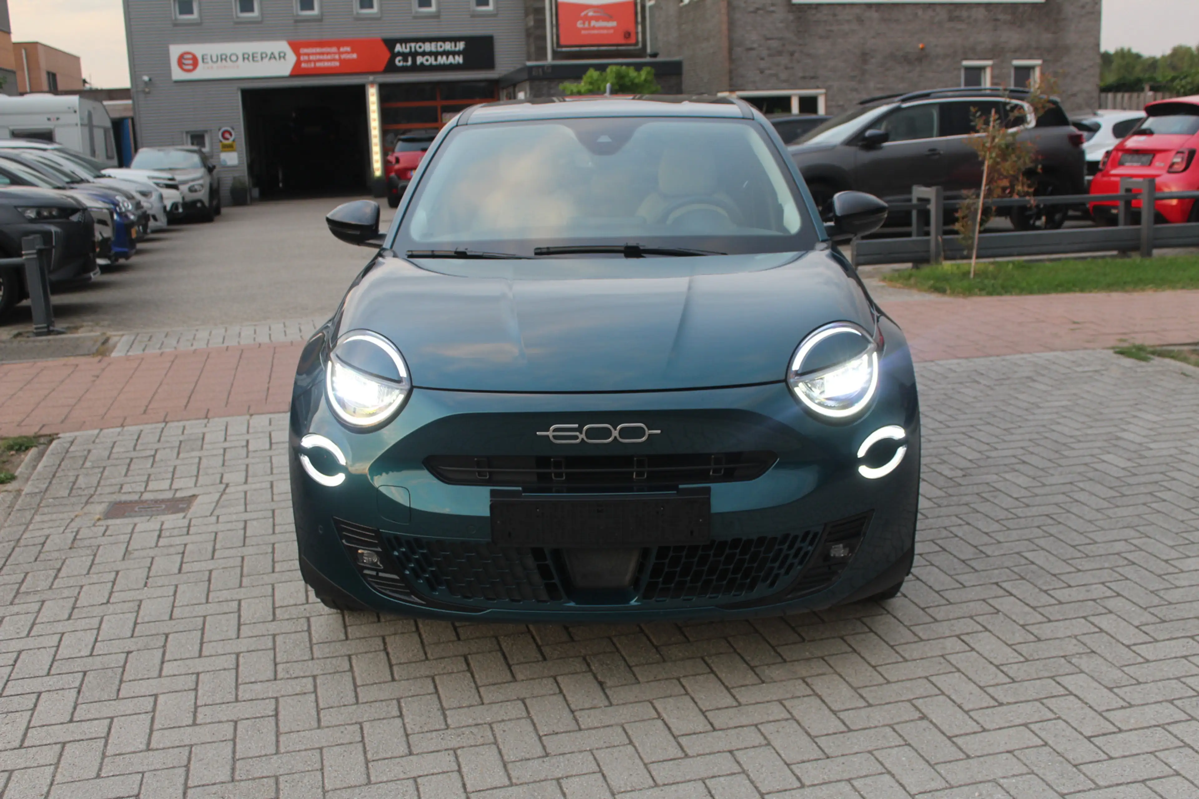 Fiat 600e La Prima 54 kWh Leder-Clima-Cruise-Navi-Camera. — photo 8